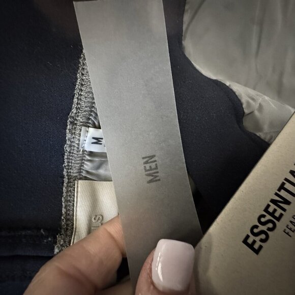 Fear Of God Essentials Bonded Nylon Pants Gray black Mens size Medium NWT - Picture 8 of 13